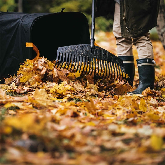 Fiskars Solid™ Leaf Rake - Large - imagen 3