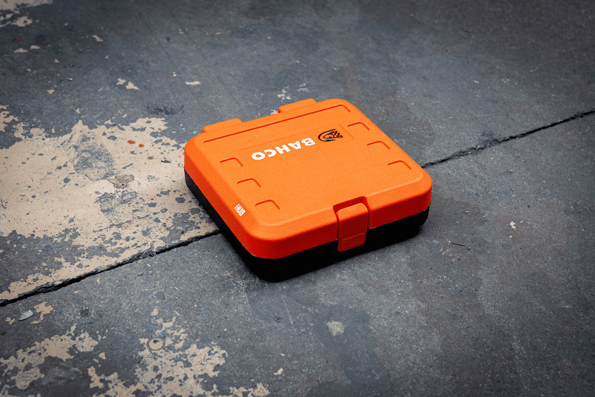 Bahco - Bahco S51MC3H 3/8in Drive Standard and Deep Socket & 1/4in Bit Set, 51 Piece - Orange Bahco tool case on concrete floor. - imagen 14