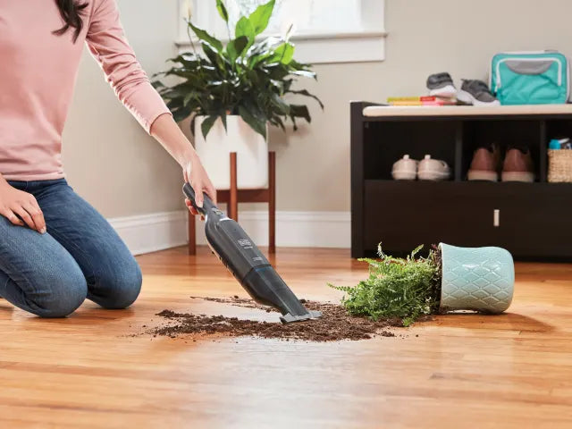 BLACK + DECKER HLVC320B11 Slim Dustbuster® 12V – – Now available at MTN Shop UK. - imagen 8
