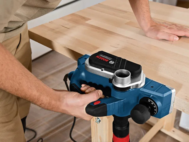 Bosch GHO 28-82 D Professional Planer 710W 240V – – Now available at MTN Shop UK. - imagen 2
