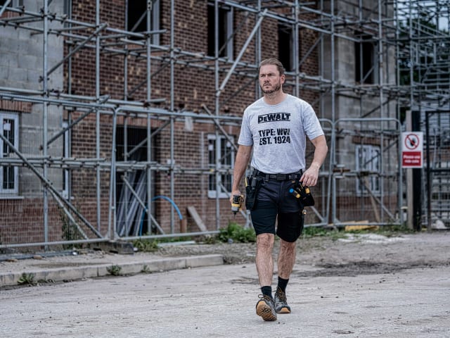DEWALT Hamden Holster Pocket Shorts Waist 30in – – Now available at MTN Shop UK. - imagen 8