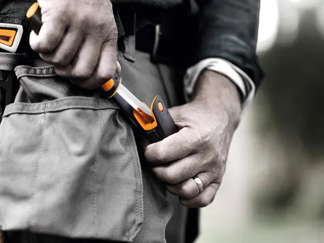Fiskars Universal Knife with Sharpener – – Now available at MTN Shop UK. - imagen 6