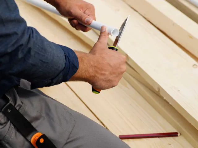 Fiskars Heavy-Duty Knife with Sharpener – – Now available at MTN Shop UK. - imagen 4