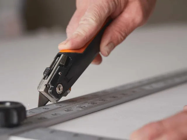Fiskars CarbonMax Drywaller's Knife – – Now available at MTN Shop UK. - imagen 6