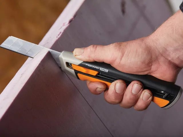 Fiskars CarbonMax Snap-off Knife 25mm – – Now available at MTN Shop UK. - imagen 5