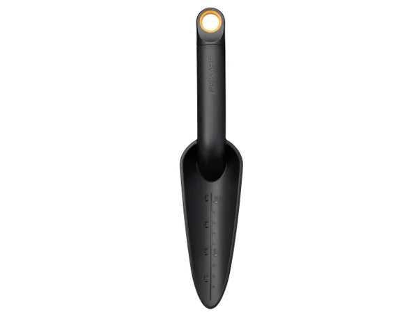 Fiskars Solid™ Transplanter – – Now available at MTN Shop UK.