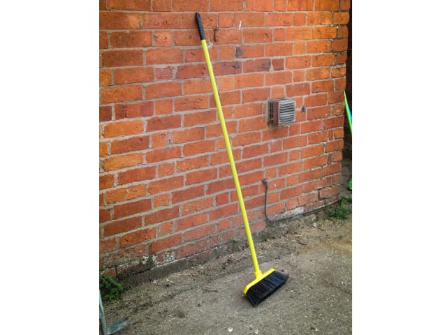 Red Gorilla Complete Soft Bristle Gorilla Broom® Yellow 30cm – – Now available at MTN Shop UK. - imagen 2