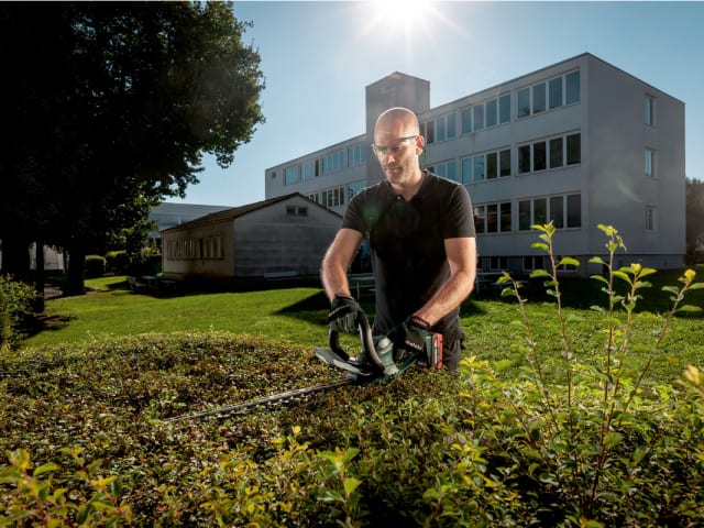 Metabo AHS 18-55 V Hedge Trimmer 18V Bare Unit – – Now available at MTN Shop UK. - imagen 5