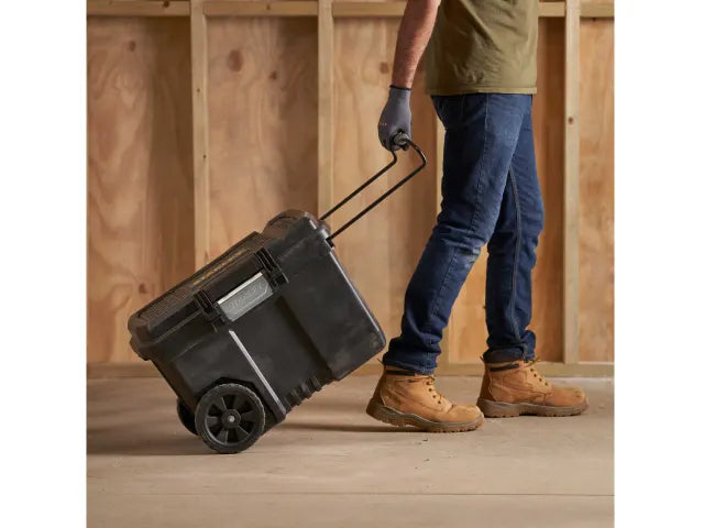 STANLEY® One-Touch Latch Mobile Job Chest 52 litre – – Now available at MTN Shop UK. - imagen 2