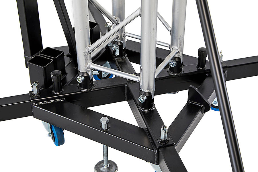 Detail of the integrated manual winch on the Kuzar K-10 truss tower lift base - imagen 6