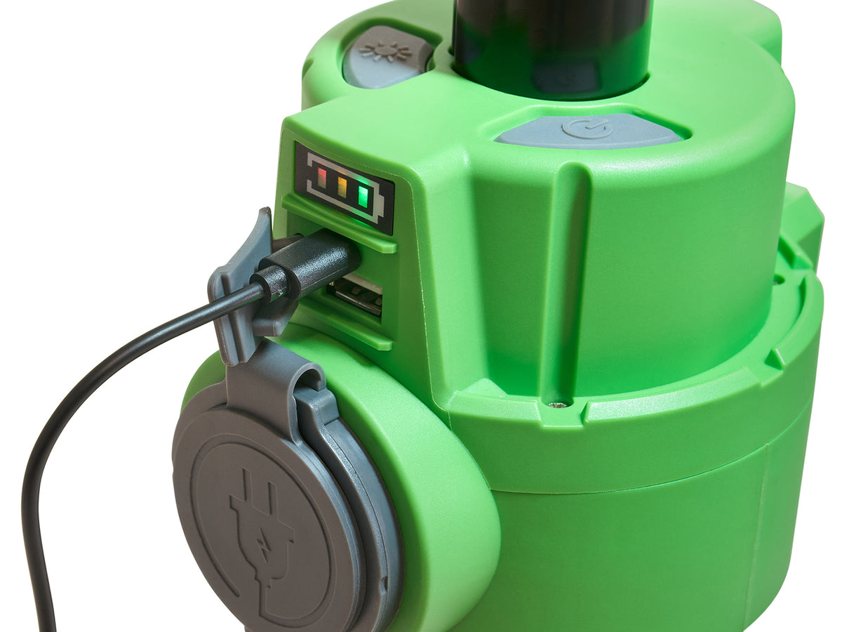 Lighthouse - Lighthouse Rechargeable Site Light (10,000 Lumens) - Green portable power bank with USB charging port. - imagen 3