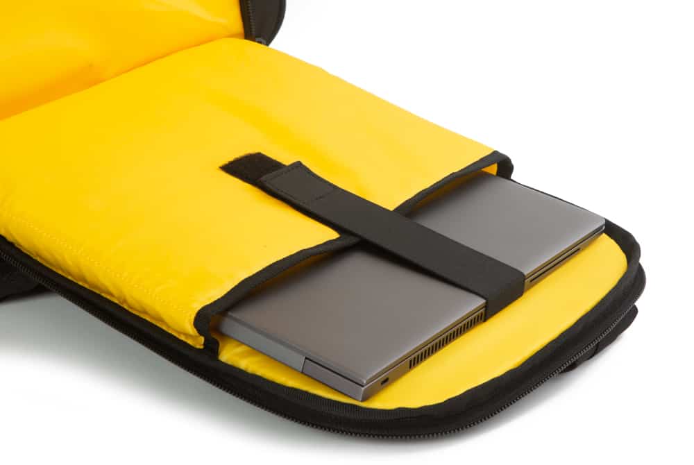 Dirty Rigger Technicians Backpack – The Dirty Rigger Gear Bag has 12 liters of space for tools, tablets, and more. This padded tool bag with shoulder strap is ideal for riggers, construction use, and more. – Now available at MTN Shop UK. - imagen 10