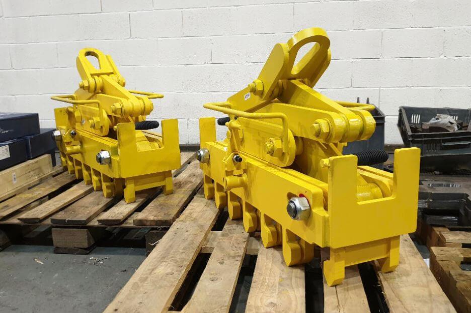 Camlok Interchangeable Multi Rail Grab MRC 5000-8000 KG – The MRC Multi-rail grabs have been designed to facilitate the fast bulk handling of rail sections. – Now available at MTN Shop UK. - imagen 3