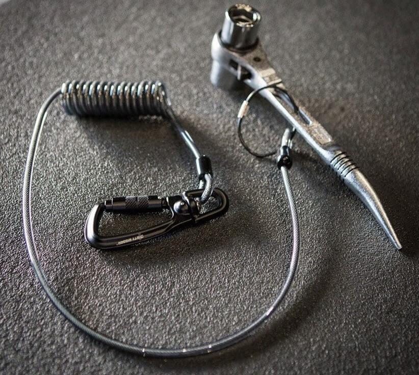 Dirty Rigger Podger 4-in-1 (Metric Combination) – Constructed from solid steel & Coated in an ultra-tough nickel-chrome plating. 4 socket sizes: 17, 19, 21 and 24 mm. With a small eyelet to attach a lanyard. – Now available at MTN Shop UK. - imagen 4