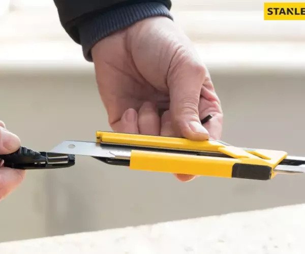 Stanley Self-Locking Snap-Off Knife 18mm – – Now available at MTN Shop UK. - imagen 4