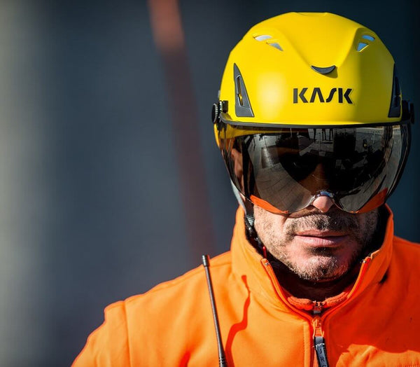KASK Visor V2 Plus for SuperPlasma AQ/PL/HP Helmets – The KASK Visor V2 Plus, compatible with Plasma, Super Plasma and HP helmet lines, provides outstanding eye protection with its anti-fog and scratch-resistant panoramic lens. This V2 Plus Visor is available in 3 styles: transparent, silver mirror and smoke. Shop the KASK Visor V2 Plus now. – Now available at MTN Shop UK.
