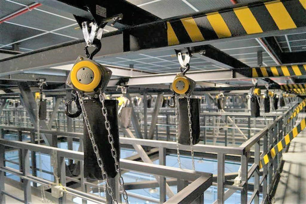 Yale lift 360 Chain Hoist 500 KG – ✓360° Rotating Hand Chain Guide ✓Safety Under Control ✓Great Flexibility ✓Work from above ✓International S/H ✓On SALE NOW! – Now available at MTN Shop UK.