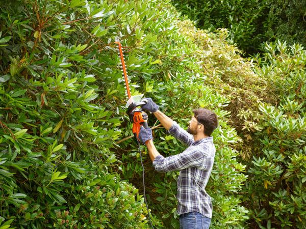BLACK + DECKER BEHTS401 Hedge Strimmer® with Saw Blade 55cm 500W 240V – – Now available at MTN Shop UK.