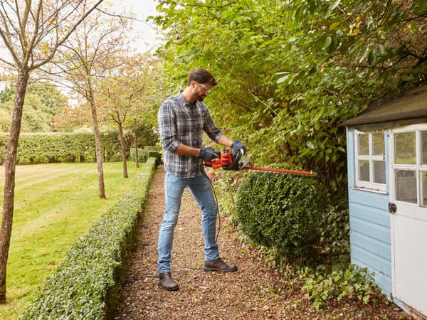 BLACK + DECKER BEHTS401 Hedge Strimmer® with Saw Blade 55cm 500W 240V – – Now available at MTN Shop UK.