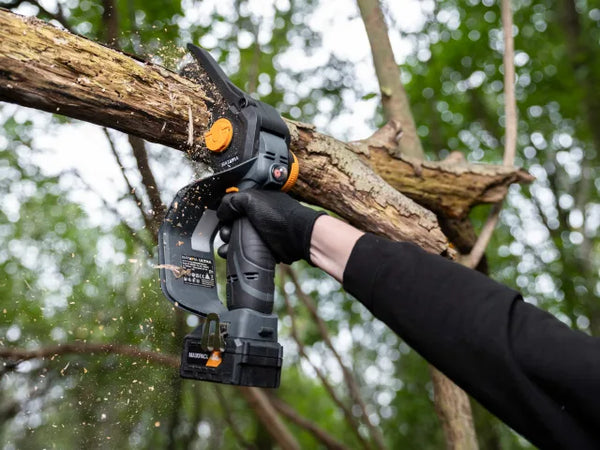 Batavia NEXXSAW 7in Chainsaw 18V Bare Unit – – Now available at MTN Shop UK.