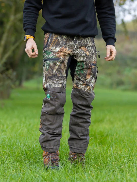 Arbortec AT4060 UL - Breatheflex Pro Realtree Chainsaw Trousers Design A/Class 1 - Brown – Arbortec AT4060 UL - Breatheflex Pro Realtree Chainsaw Trousers Design A/Class 1 - Brown Introducing the Arbortec Breatheflex Pro Realtree® Chainsaw Trousers – a cutting-edge blend of safety and style. The collaboration with Realtree® to introduce the pioneering pants, marks a significant advancement in chainsaw pants technology. These pants are designed to meet the needs of both professional arborists and occasional 