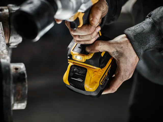 DEWALT DCF961N High Torque 1/2in Impact Wrench 18V Bare Unit – – Now available at MTN Shop UK. - imagen 10