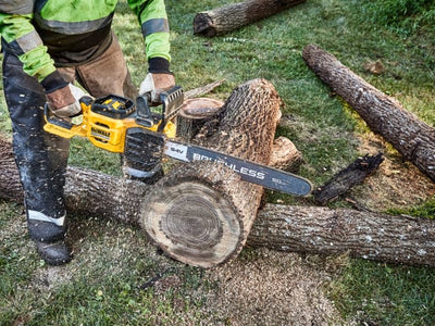 DEWALT DCMCS575X XR FlexVolt Chainsaw 50cm Bar 54V 1 x 3.0Ah Li-ion – – Now available at MTN Shop UK.