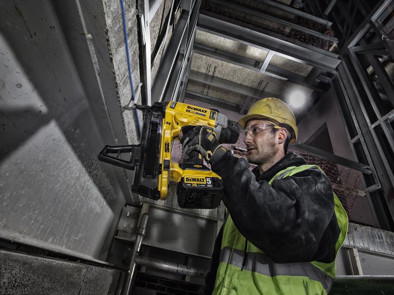 DeWALT Power Tools DCN890P2 XR Brushless Concrete Nailer 18V 2 x 5.0Ah Li-ion - imagen 3