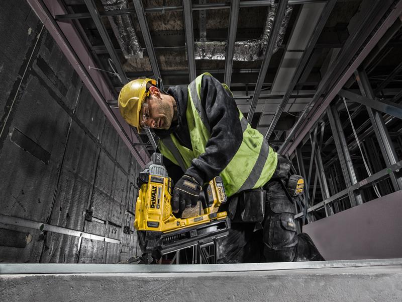 DeWALT Power Tools DCN890P2 XR Brushless Concrete Nailer 18V 2 x 5.0Ah Li-ion - imagen 4