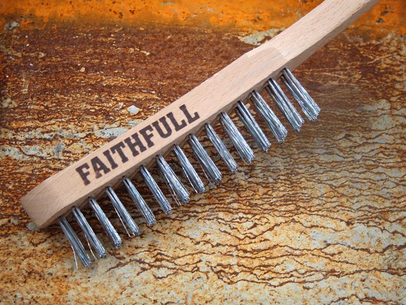 Faithfull Lightweight Scratch Brush, Two Row - imagen 2