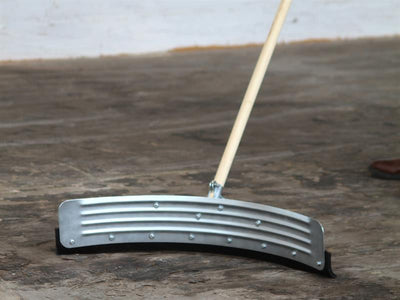 Faithfull Heavy-Duty Curved Yard Squeegee 30in (762mm)