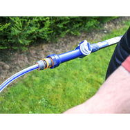 Close-up of Faithfull Water Flow Pole and Head Set hose fitting in use - imagen 8