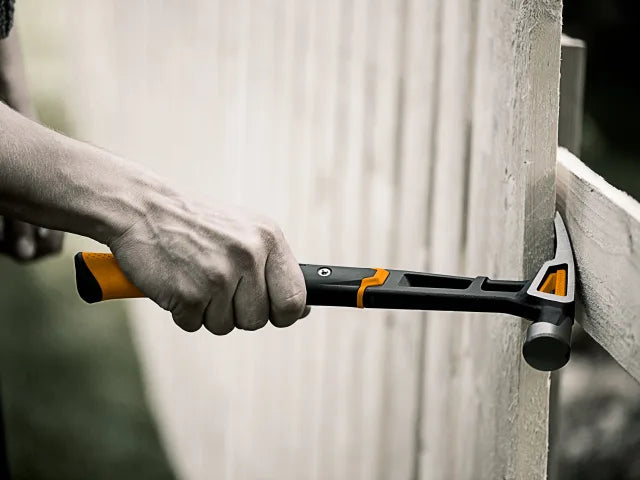 Fiskars IsoCore General Use Hammer 570g (20oz) – – Now available at MTN Shop UK. - imagen 5