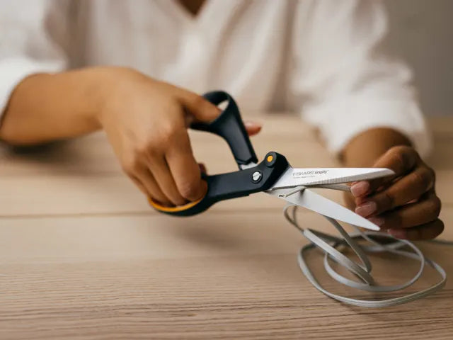 Fiskars Amplify Scissors 21cm – – Now available at MTN Shop UK. - imagen 5