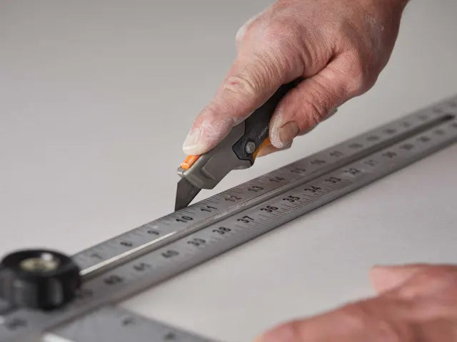 Fiskars CarbonMax Fixed Utility Knife – – Now available at MTN Shop UK. - imagen 5