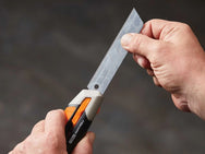 Fiskars CarbonMax Snap-off Knife 25mm – – Now available at MTN Shop UK. - imagen 7