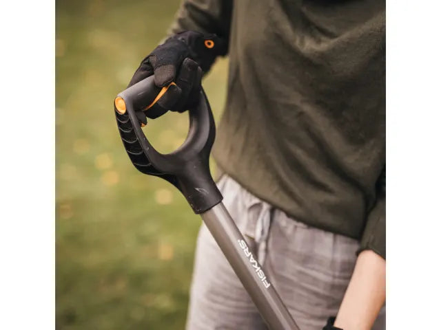 Fiskars Ergonomic™ Rounded Spade – – Now available at MTN Shop UK. - imagen 4