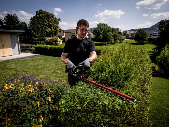 Metabo HS 18 LTX 55 Hedge Trimmer 18V Bare Unit – – Now available at MTN Shop UK. - imagen 4