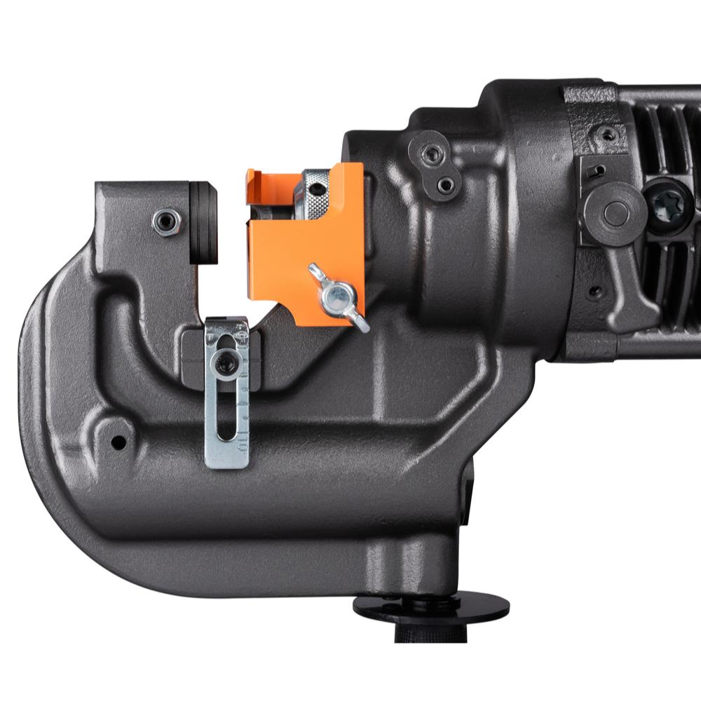 Makita - Makita PP001GZK XGT® 40Vmax Hole Puncher 40V Bare Unit - Heavy-duty hydraulic rebar cutter with orange safety guard. - imagen 3