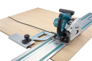 Makita - Makita SP6000J2 Plunge Saw - Circular saw with guide rail cutting plywood. - imagen 6