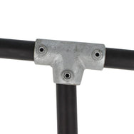 Doughty Pipeclamp Angled Two Socket Tee 4-10 Degree - Industrial steel pipe connector with three-way joints. - imagen 2