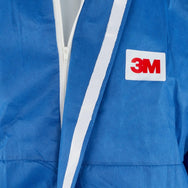 3M Coverall 4530 (Type5/6) - Disposable – 3M Coverall 4530 features fabric flame spread resistance to allow the garment to be worn over an Index 2/3 FR garment. – Now available at MTN Shop UK. - imagen 5