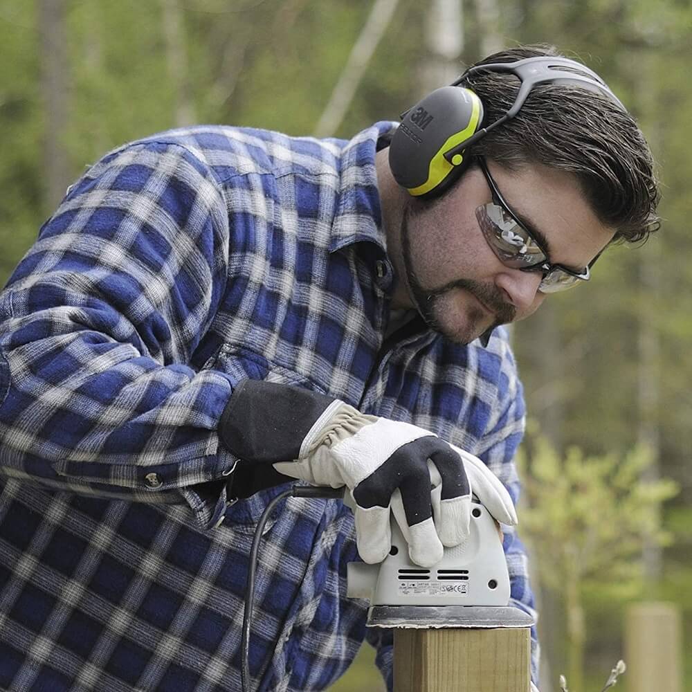 3M Peltor X4 Ear Defenders, SNR=33dB – The Peltor X4 Ear Defenders are designed to attenuate sound by as much as 33dB whilst maintain a sleek, low-profile and aesthetically pleasing design. – Now available at MTN Shop UK.