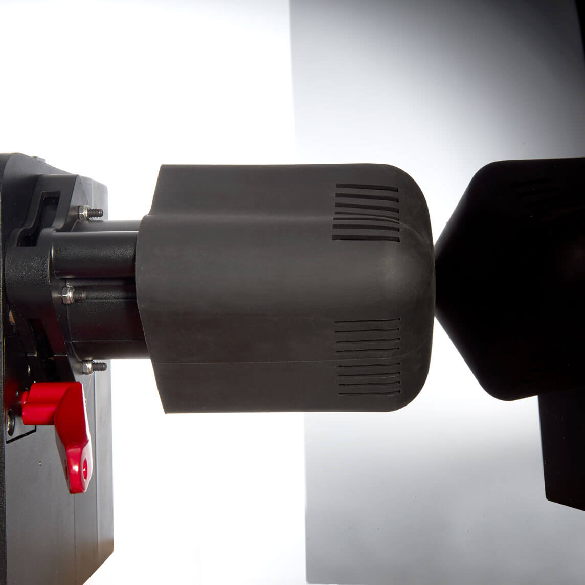 Ronin Rubber Motor Cover – – Now available at MTN Shop UK. - imagen 4