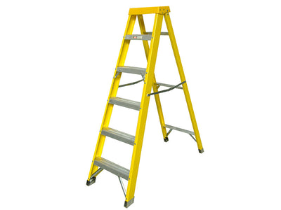 Zarges Fibreglass Swingback Steps Open, 1.60m Closed 1.78m 6 Rungs – – Now available at MTN Shop UK.