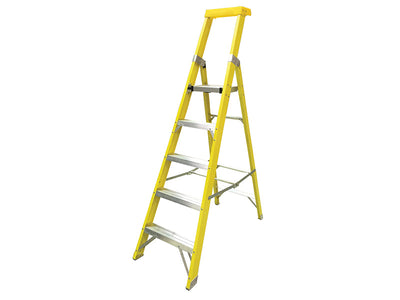 Zarges GRP Platform Steps, Platform Height 1.18m 5 Rungs – – Now available at MTN Shop UK.