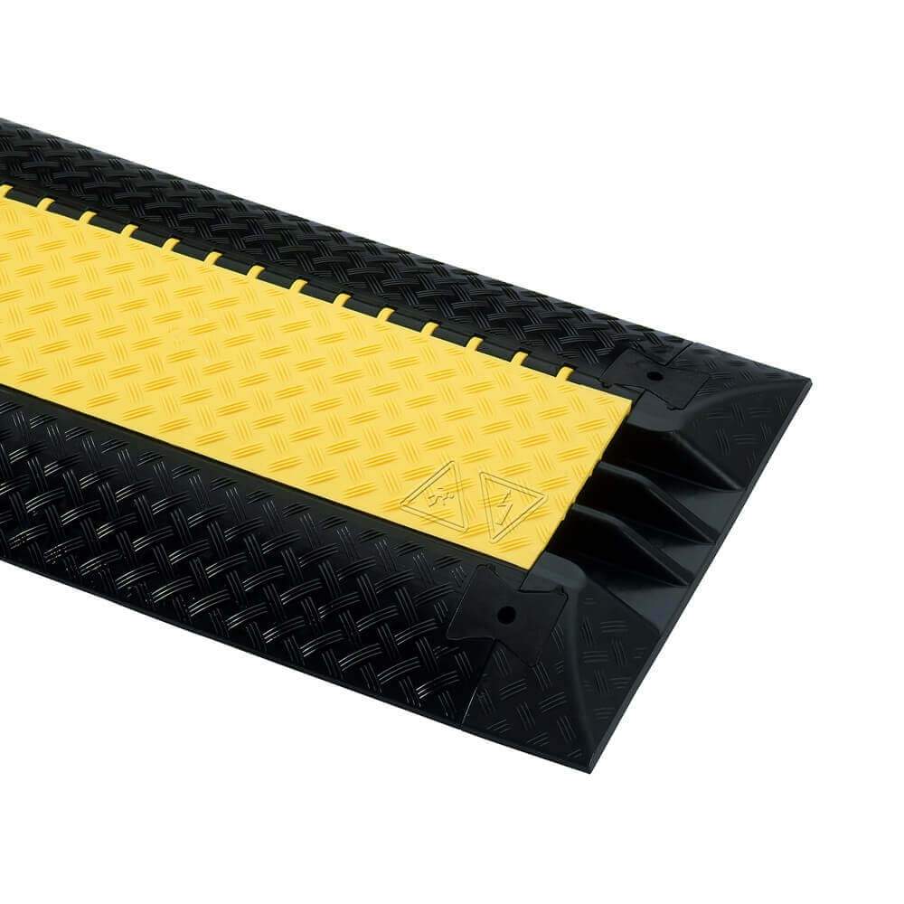 Adam Hall Defender 3 Cable Protector End Ramp – Used to end the cable protector ramp 85002, the two female plugs can join the detachable dovetail connectors of the ramp to form a complete unit. – Now available at MTN Shop UK. - imagen 2