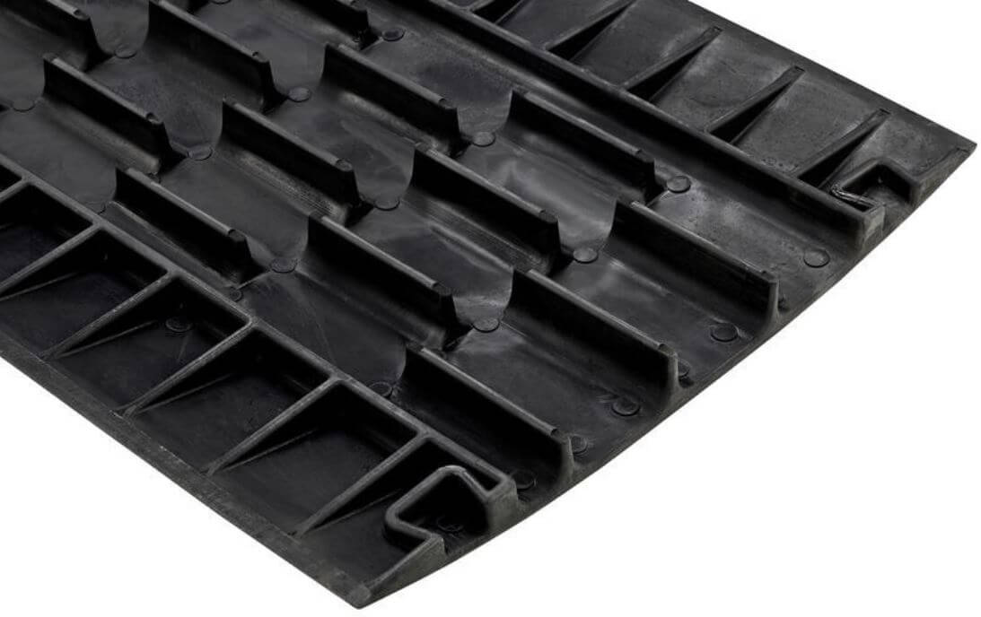 Adam Hall Defender Compact - 7 Channels – Made in Germany, this overlaid cable protector with 7 Channels (85100), ideal for light-to-medium-duty uses to guard cable lines and prevent tripping hazards. – Now available at MTN Shop UK. - imagen 5