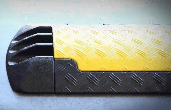 Adam Hall Defender Mini Cable Protector End Ramp – Made in Germany┋Length: 115 mm. These male and female end ramps provide secure and tidy cable entry and exit for the Defender Mini cable protectors 85200/85200BLK. – Now available at MTN Shop UK. - imagen 5
