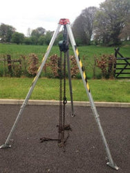 confined space rescue tripod setup  - imagen 4